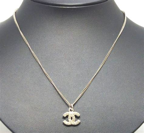 chanel necklace outlet.